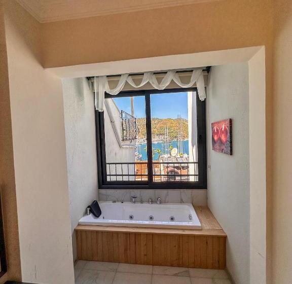 オーシャンビュースイート, Mykonut Boutique Suites