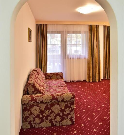 标准间带阳台, Zimmervermietung Zum Weissen Rössl