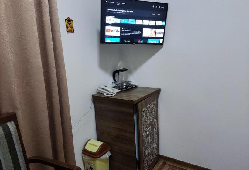 اتاق استاندارد یک نفره, Orom