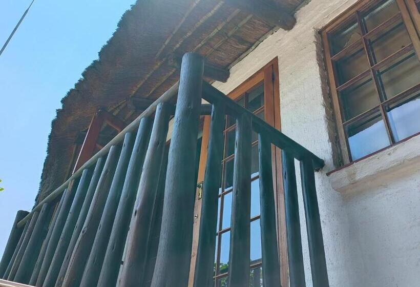 اتاق لوکس با بالکن, Libra Lodge