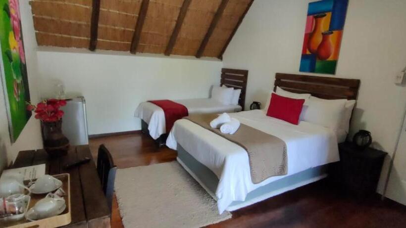 اتاق لوکس با بالکن, Libra Lodge