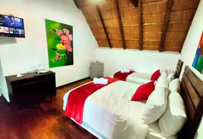 اتاق لوکس با بالکن, Libra Lodge