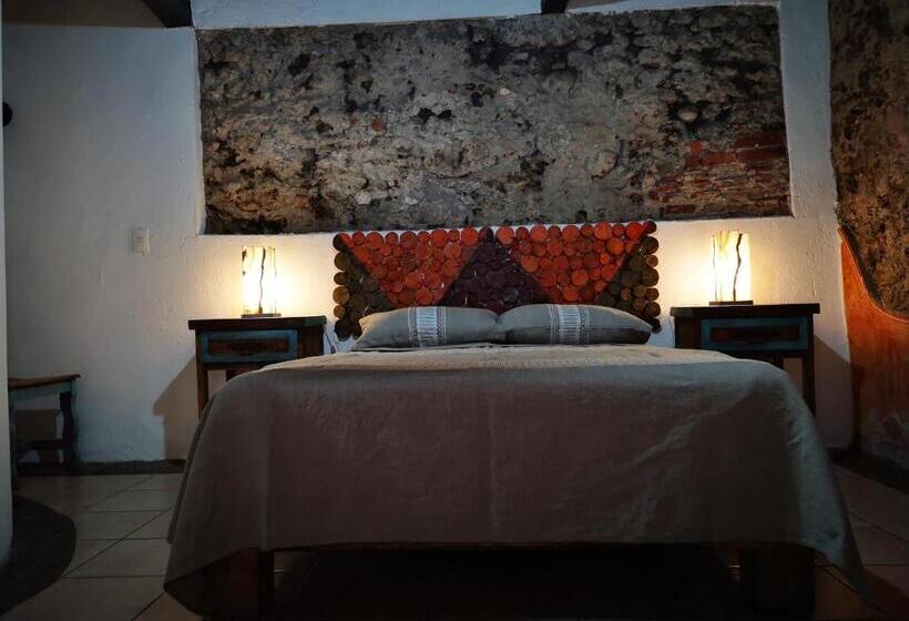 اتاق استاندارد, Bacantes