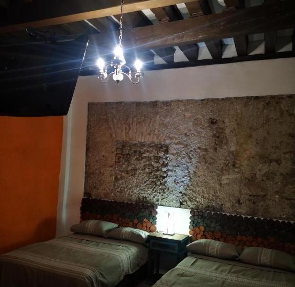 اتاق استاندارد, Bacantes