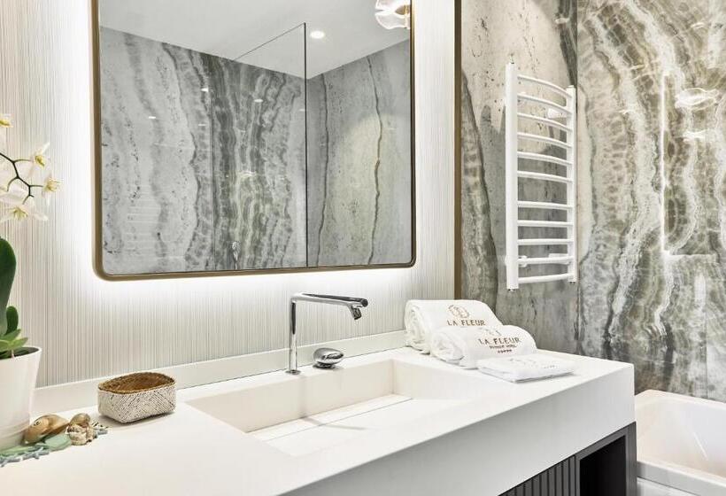 سوییت با چشمانداز باغ, La Fleur Boutique