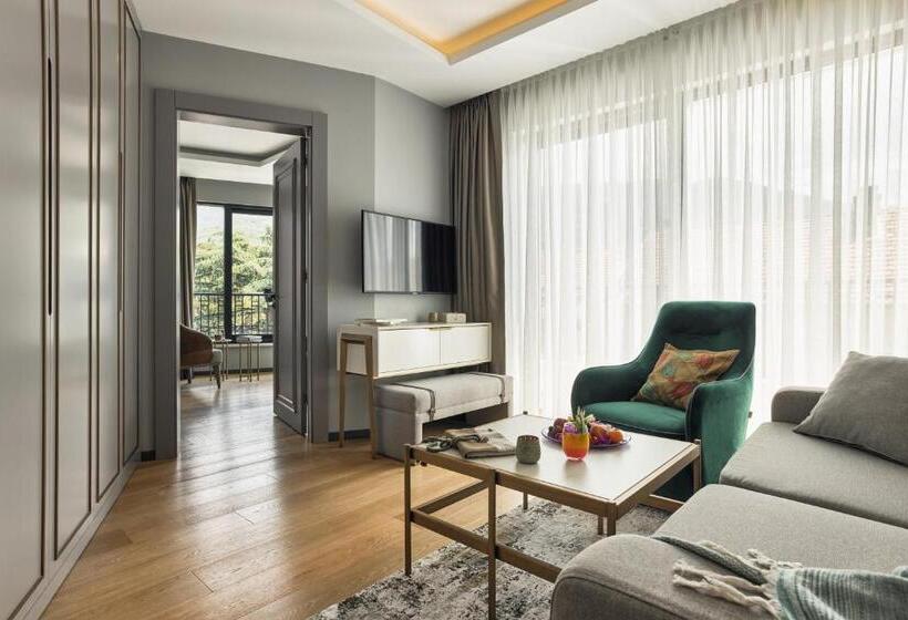 سوییت با چشمانداز باغ, La Fleur Boutique