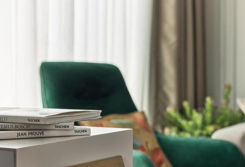 سوییت با چشمانداز جانبی دریا, La Fleur Boutique