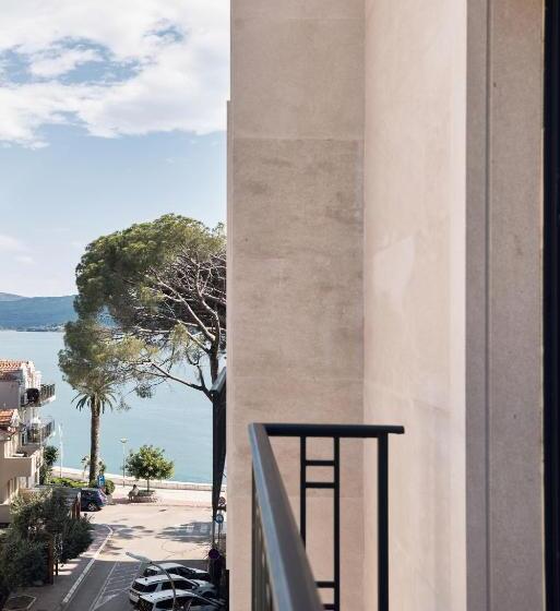 سوییت با چشمانداز جانبی دریا, La Fleur Boutique