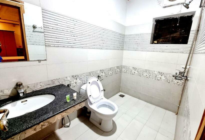 اتاق راحتی سه تخته, New Visit Inn
