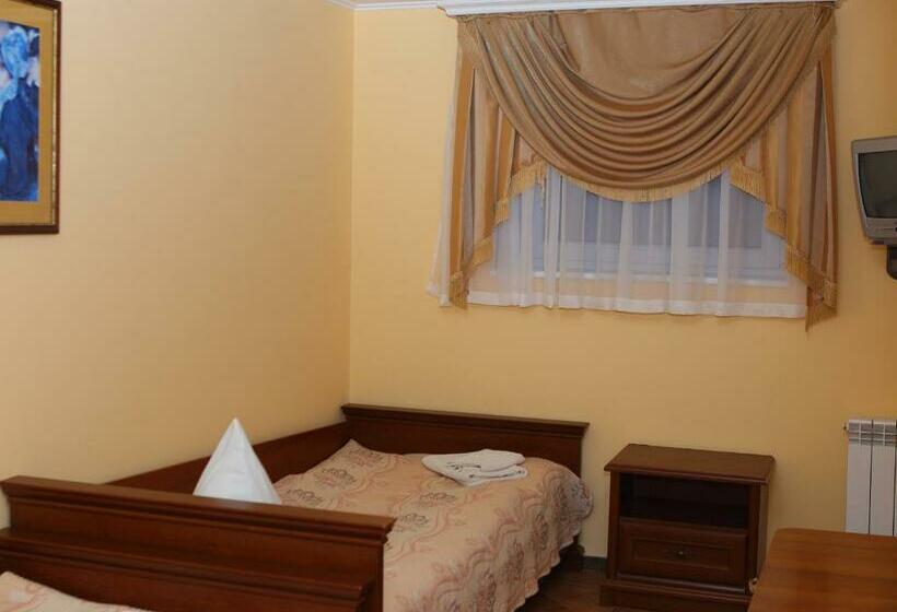 이코노미 룸, віконт