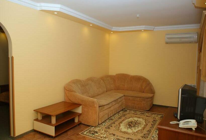 패밀리 주니어 스위트, віконт