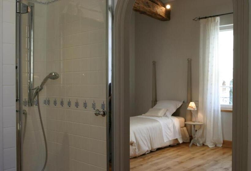 Семейный Номер, Hôtel étoiles D Orion