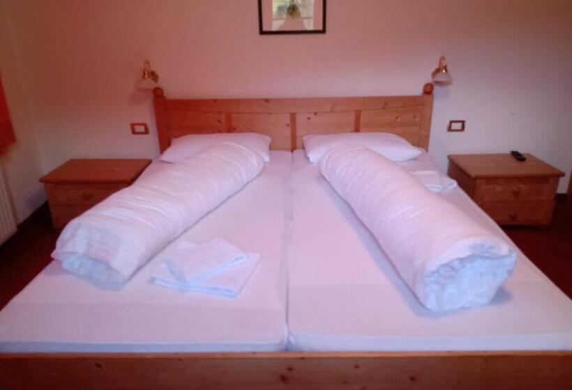 디럭스 룸 킹사이즈 침대, Gasthof Weisskugel