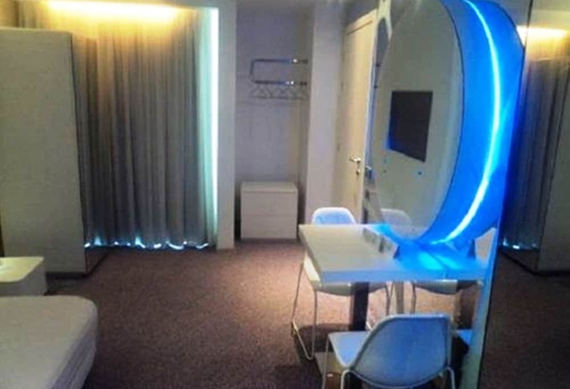 سوییت, A Point Arezzo Park