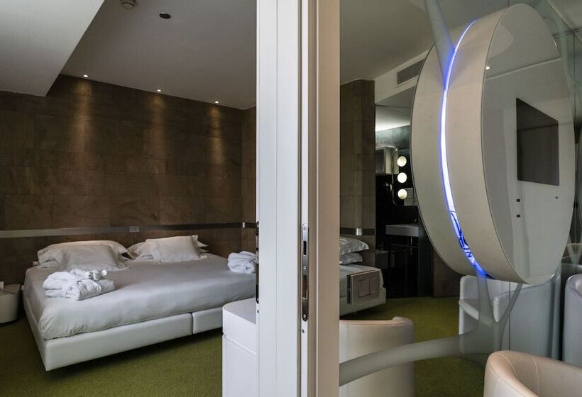 سوییت, A Point Arezzo Park