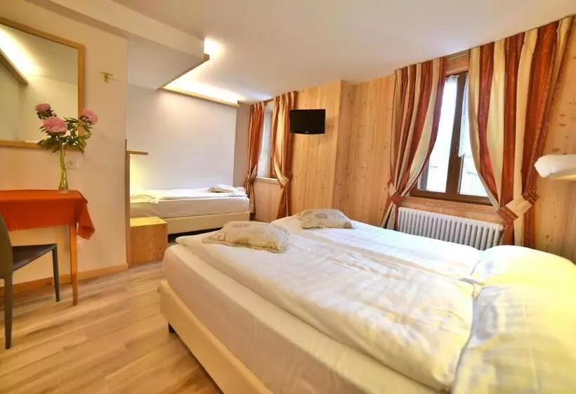 اتاق استاندارد سه نفره, Albergo Stelvio