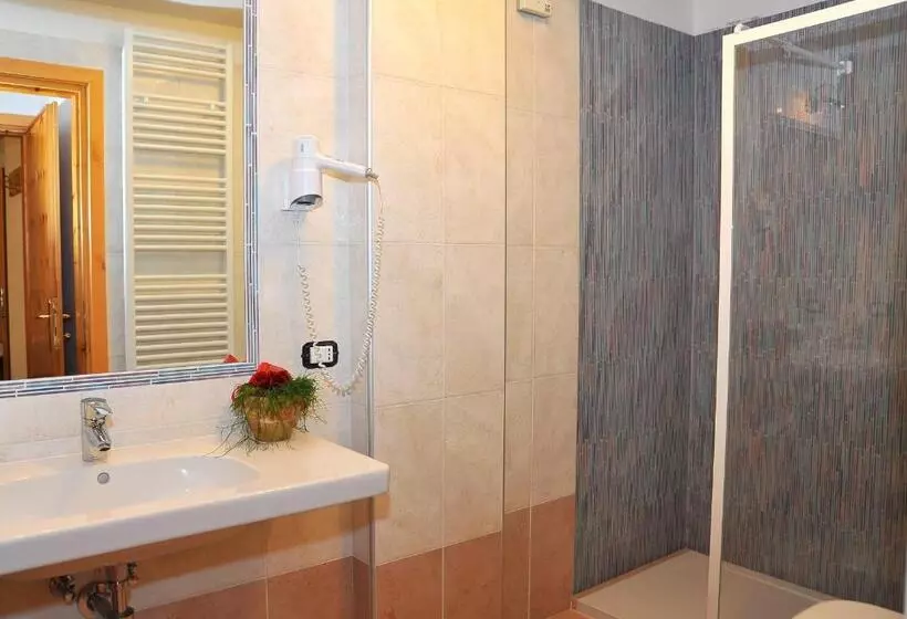 اتاق سوپریور, Albergo Stelvio