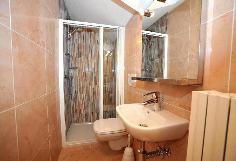 Апартаменты 2 Спальни, Albergo Stelvio