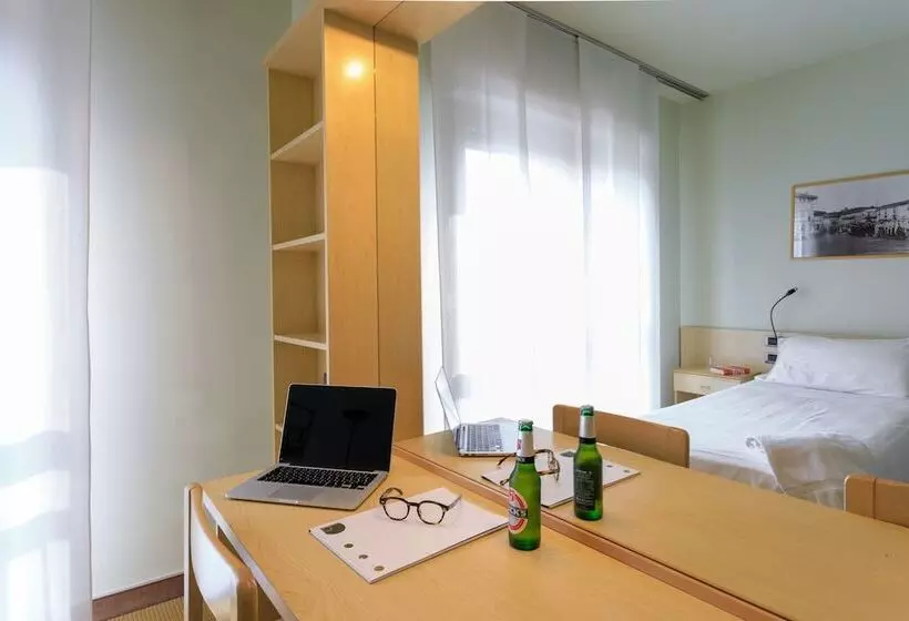 Classic Room, Brianteo Hotel And Restaurant