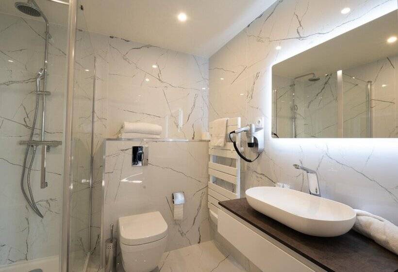 带露台的高档房间, Casino Hôtel Des Palmiers