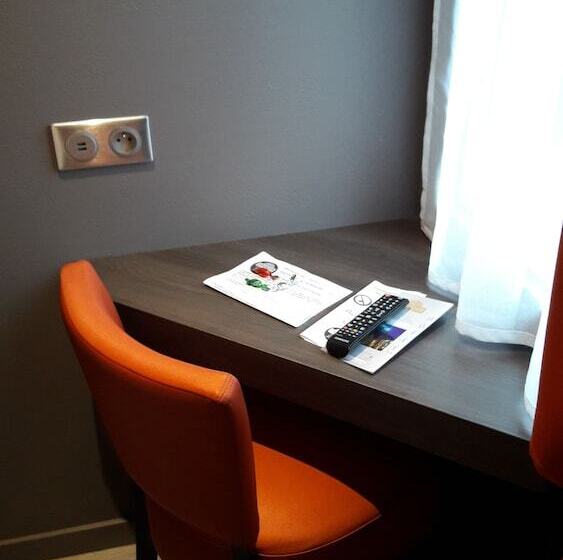 高级大房间, Crocus Caen Memorial