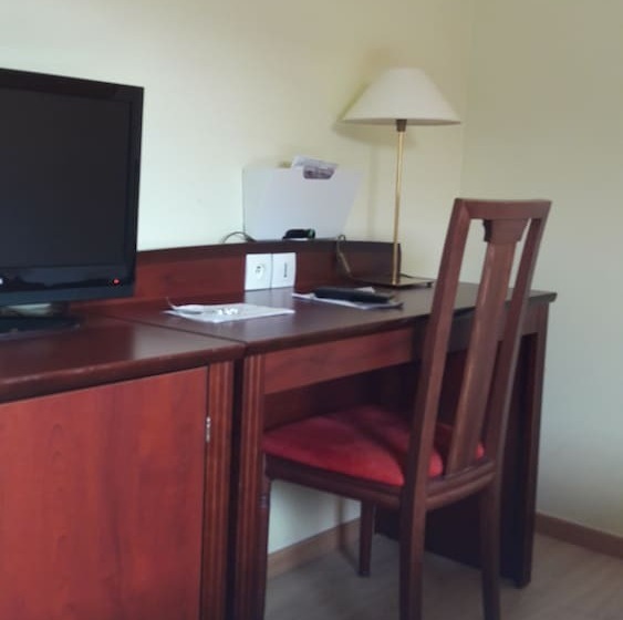 舒适型房间, Crocus Caen Memorial