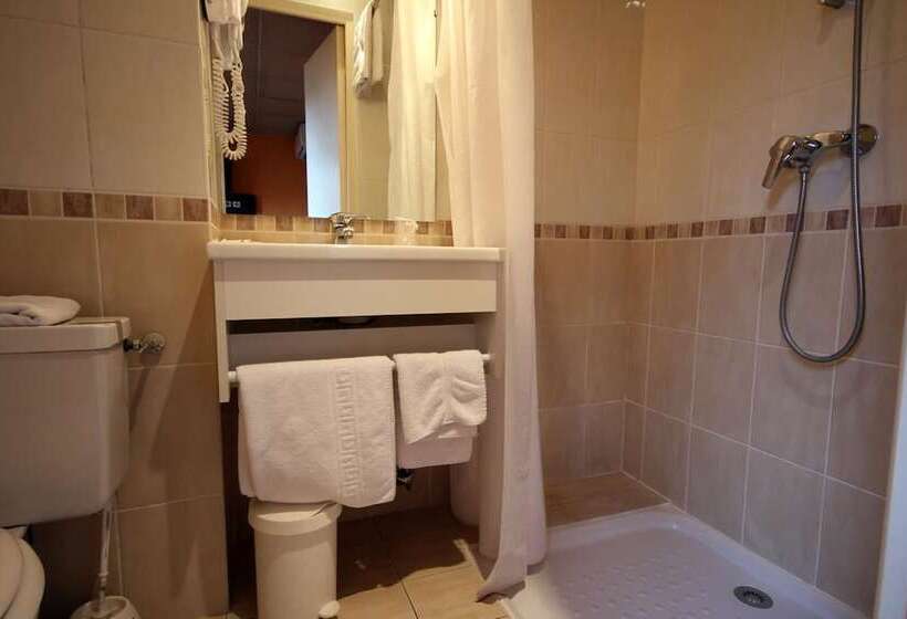 اتاق استاندارد, Des Trois Gares