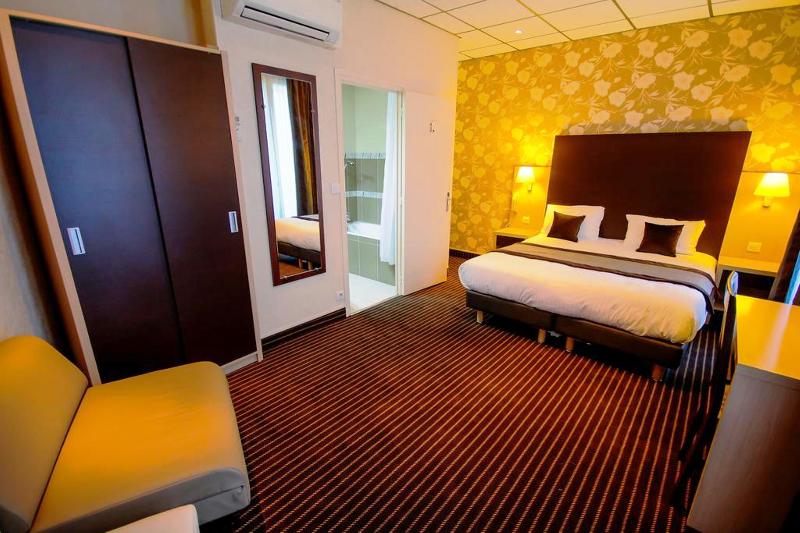 اتاق سوپریور, Des Trois Gares