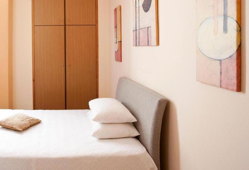 غرفة قياسية رباعية, Elizabeth