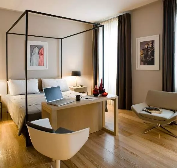 سوییت جونیور, Escalus Luxury Suites Verona
