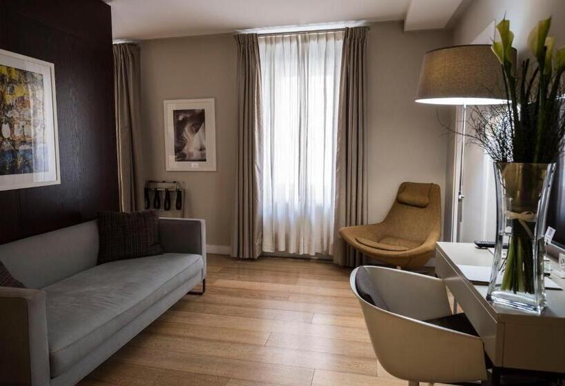 جناح, Escalus Luxury Suites Verona