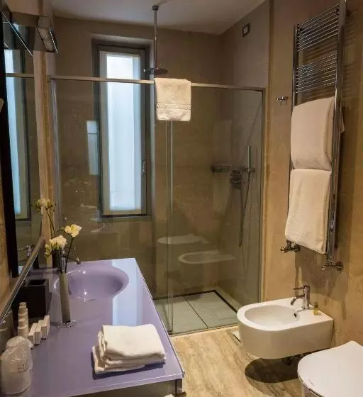 سوییت لوکس, Escalus Luxury Suites Verona
