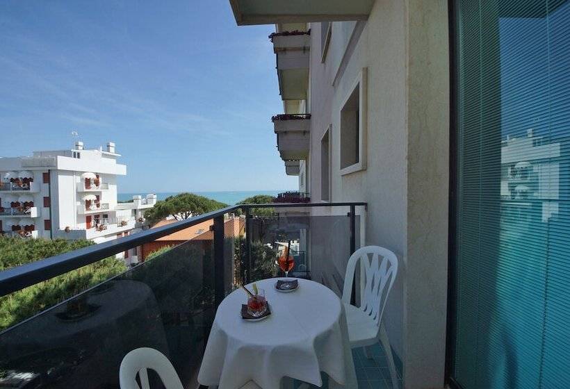 컴포트 싱글 룸, Europa