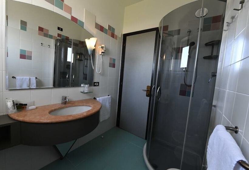 컴포트 룸, Europa