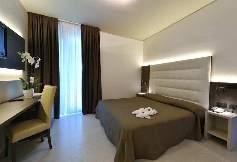 컴포트 룸, Europa