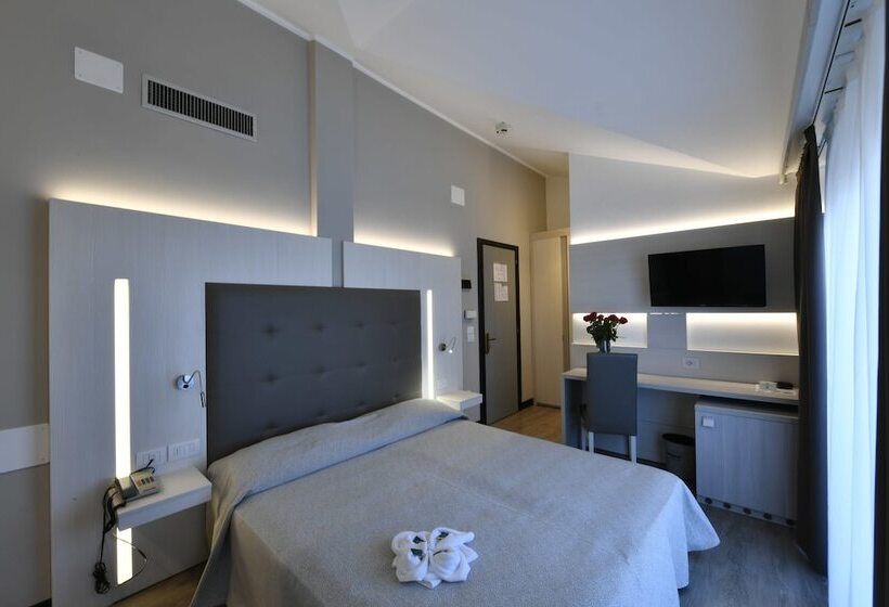 컴포트 룸, Europa