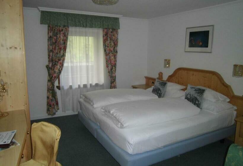 스탠다드 룸, Evaldo