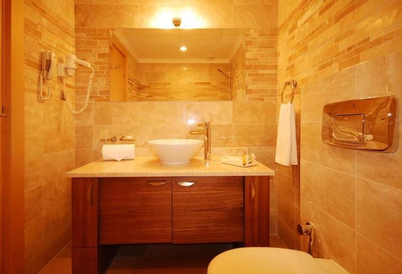 Апартаменты 2 Спальни, Goldcity