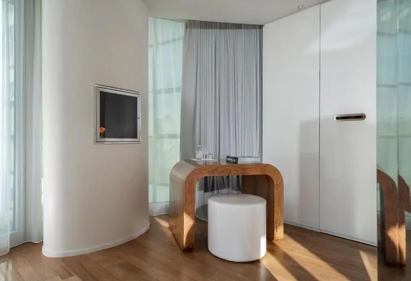 Camera Economy, I-Suite