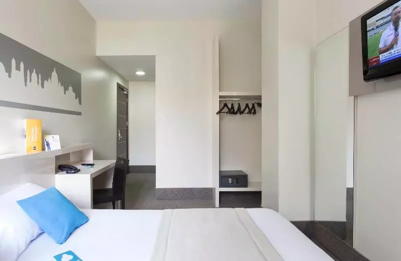 Suite Deluxe, Isuite