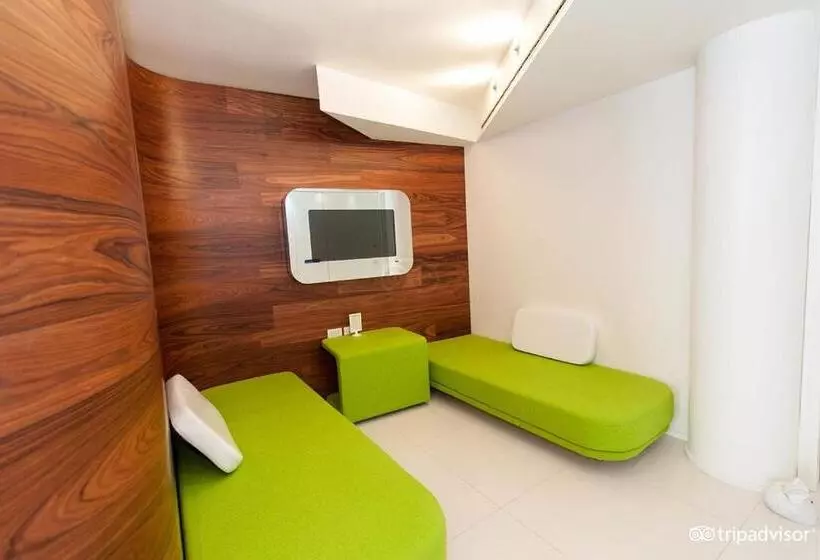 Suite, Isuite