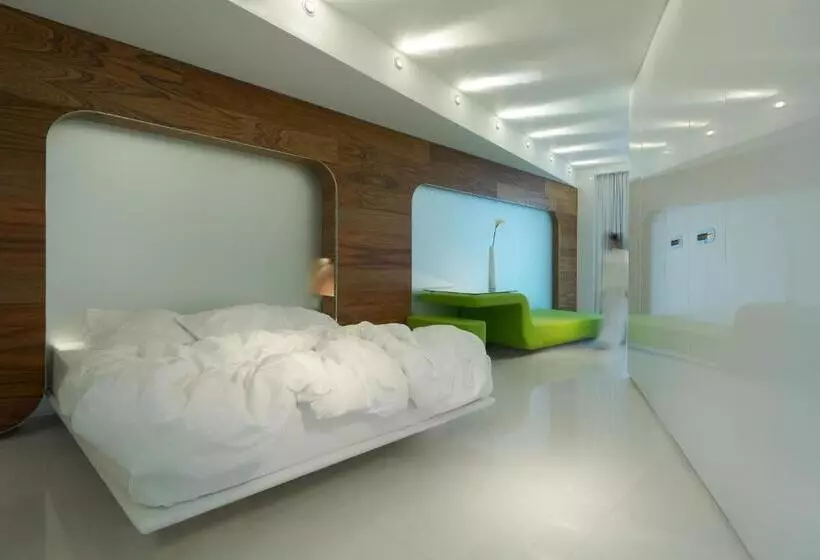Suite, Isuite