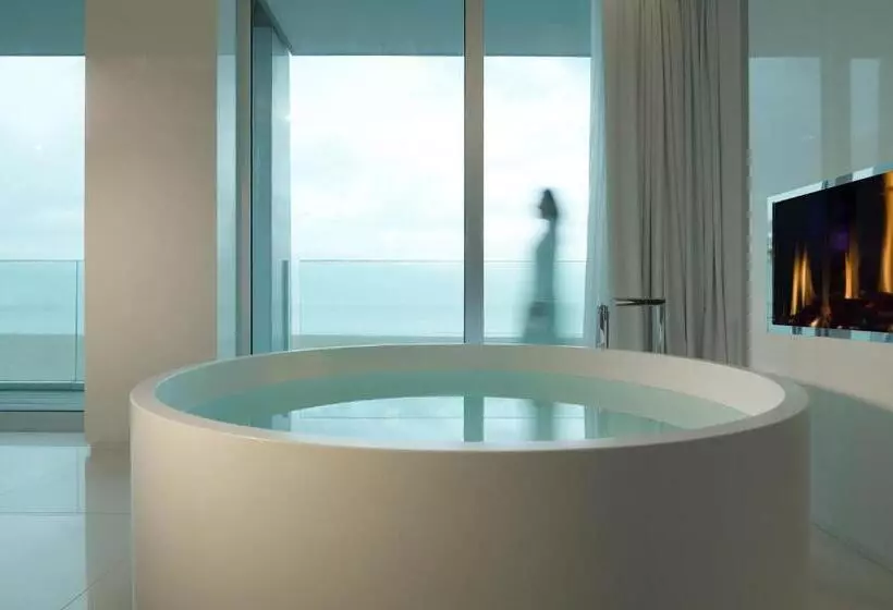 Suite Deluxe, Isuite