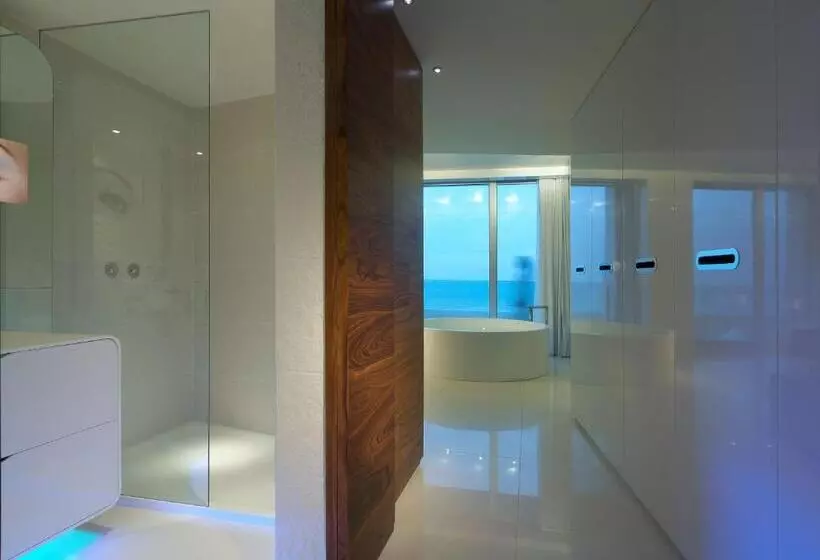 Suite Deluxe, Isuite