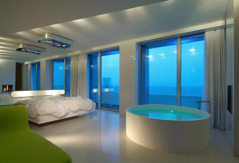 Suite Deluxe, Isuite