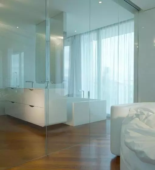 Suite Presidenziale, Isuite