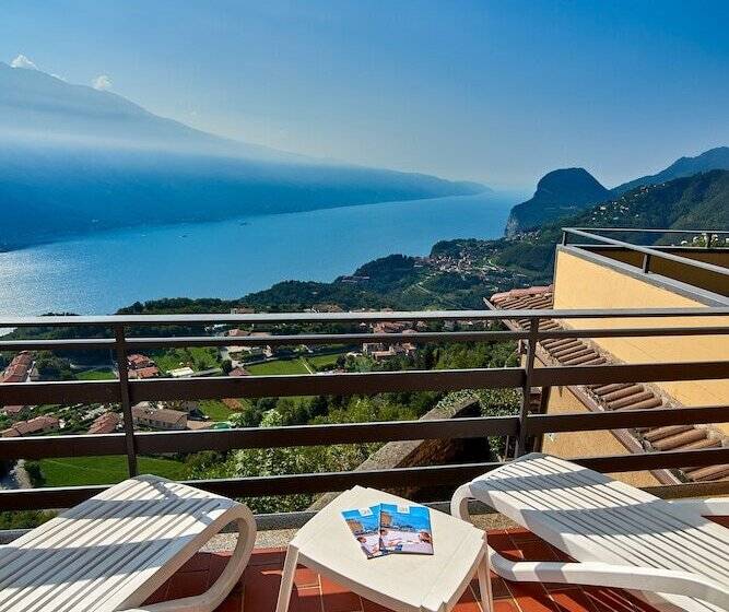 חדר קלאסי עם נוף לאגם, Le Balze  Aktiv & Wellness