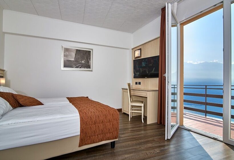 غرفة كلاسيكية مطلّة علي البحيرة, Le Balze  Aktiv & Wellness