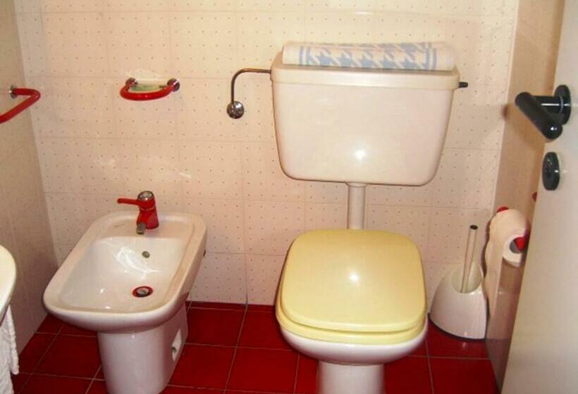 غرفة قياسية, New Tiffany's Park