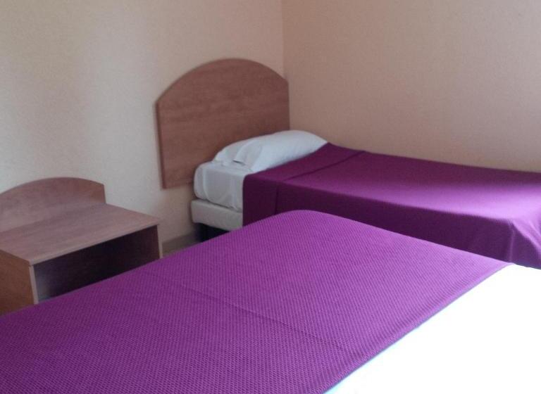 标准三人间, Prim Hotel Reims